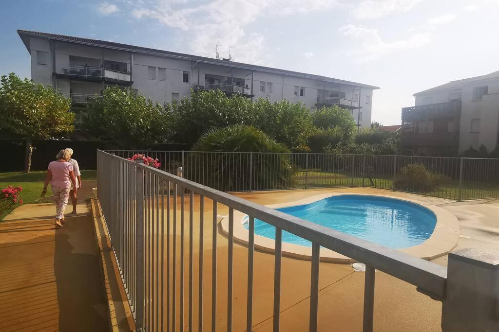 Appartement Reve De Bisca Spacieux Avec Jardin Privatif Piscine Et Parking Prives Biscarrosse